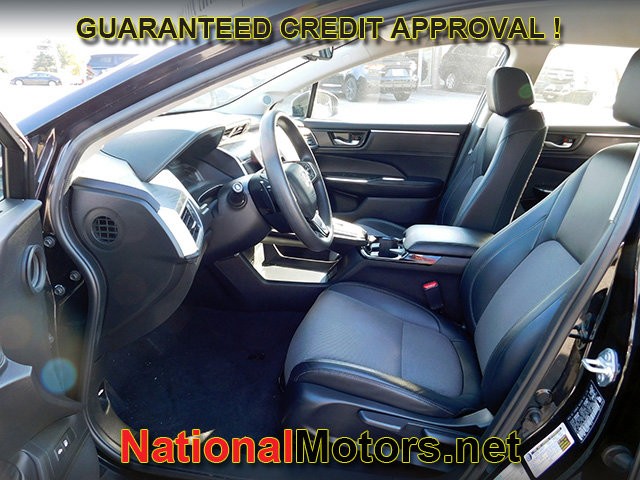 Honda Clarity Plug-In Hybrid Vehicle Full-screen Gallery Image 13