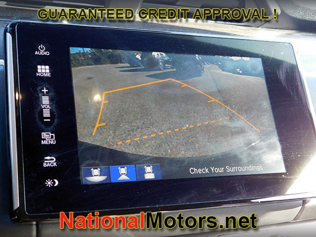 Honda Clarity Plug-In Hybrid Vehicle Full-screen Gallery Image 17