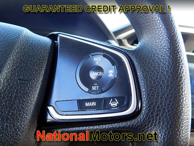 Honda Clarity Plug-In Hybrid Vehicle Full-screen Gallery Image 18