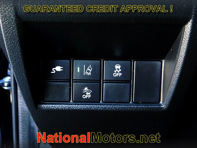 Honda Clarity Plug-In Hybrid Vehicle Full-screen Gallery Image 21