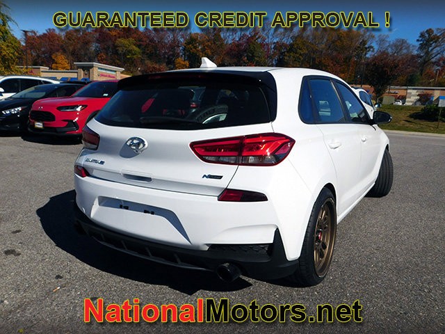 Hyundai Elantra GT N line Vehicle Full-screen Gallery Image 04