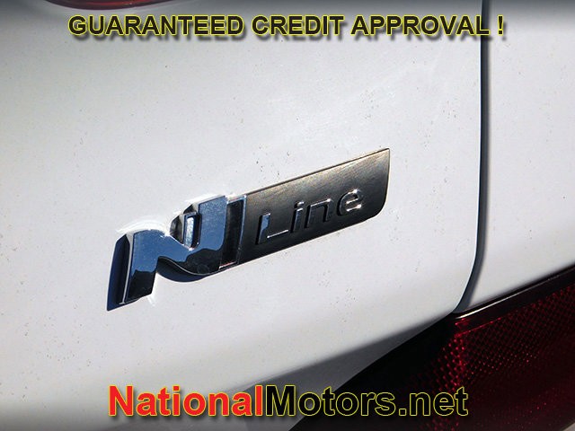 Hyundai Elantra GT N line Vehicle Full-screen Gallery Image 05