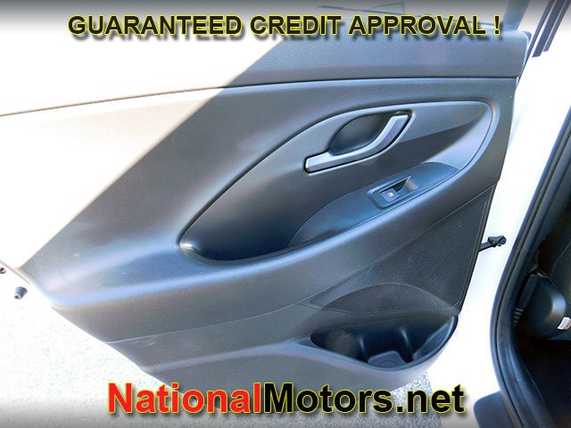 Hyundai Elantra GT N line Vehicle Full-screen Gallery Image 08