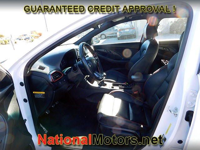 Hyundai Elantra GT N line Vehicle Full-screen Gallery Image 11