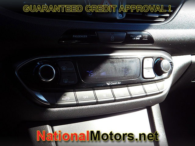 Hyundai Elantra GT N line Vehicle Full-screen Gallery Image 14