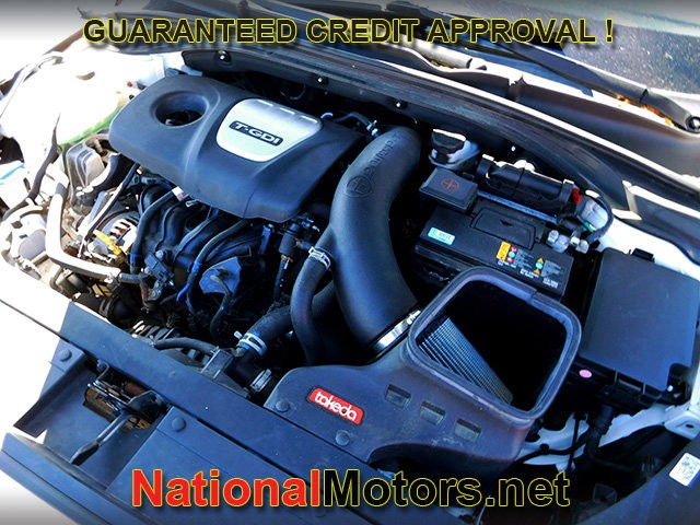 Hyundai Elantra GT N line Vehicle Full-screen Gallery Image 23