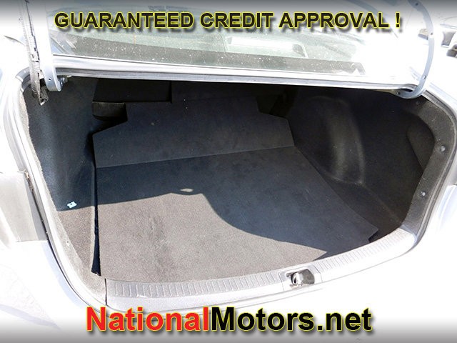 Toyota Corolla Vehicle Full-screen Gallery Image 06