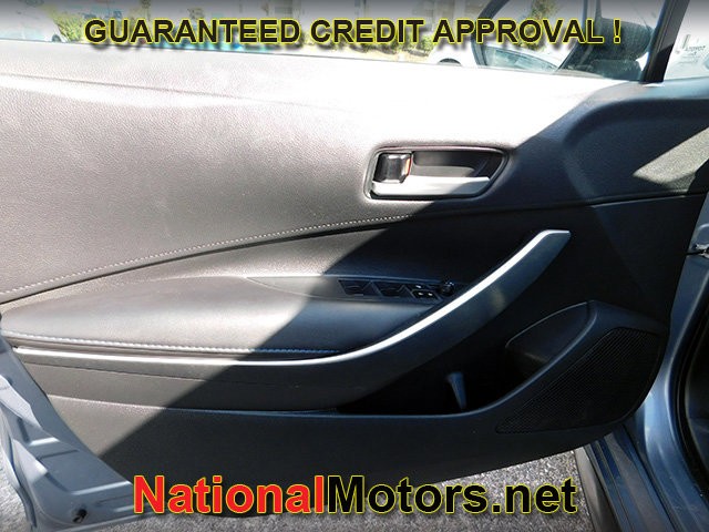 Toyota Corolla Vehicle Full-screen Gallery Image 10