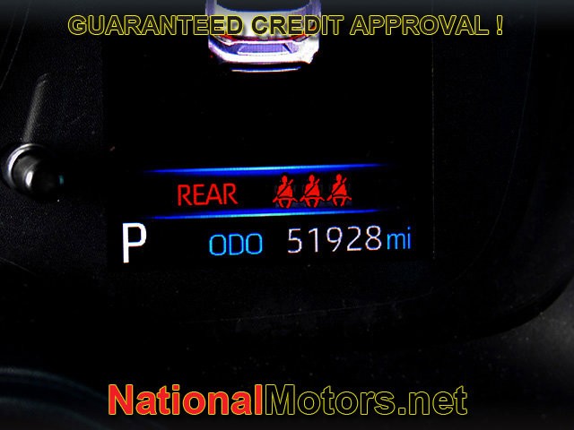 Toyota Corolla Vehicle Full-screen Gallery Image 17