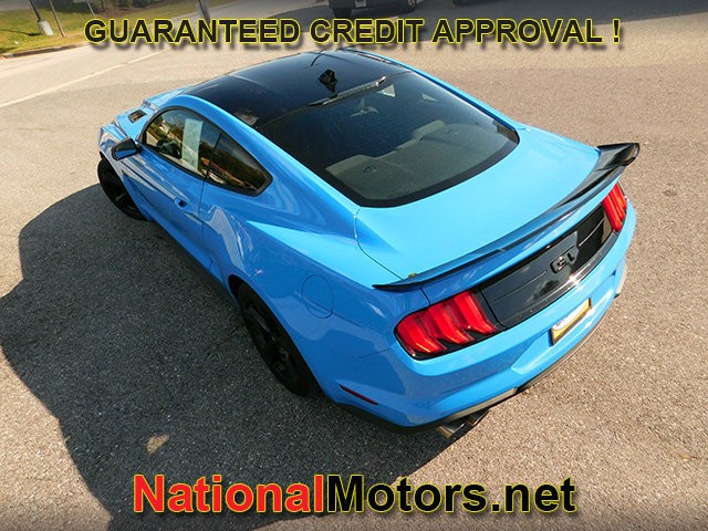 Ford Mustang Vehicle Full-screen Gallery Image 07
