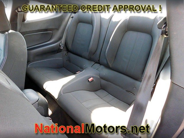 Ford Mustang Vehicle Full-screen Gallery Image 11