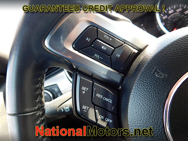 Ford Mustang Vehicle Full-screen Gallery Image 19