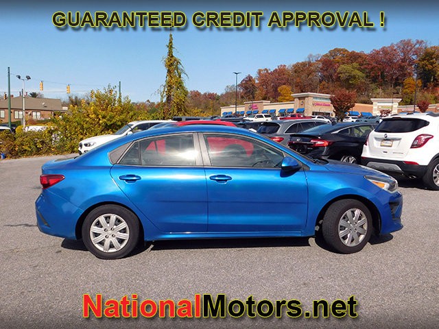 Kia Rio Vehicle Full-screen Gallery Image 04