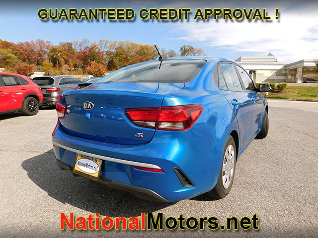 Kia Rio Vehicle Full-screen Gallery Image 05