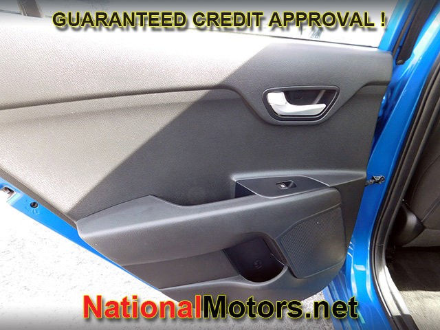 Kia Rio Vehicle Full-screen Gallery Image 08