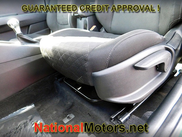 Kia Rio Vehicle Full-screen Gallery Image 13