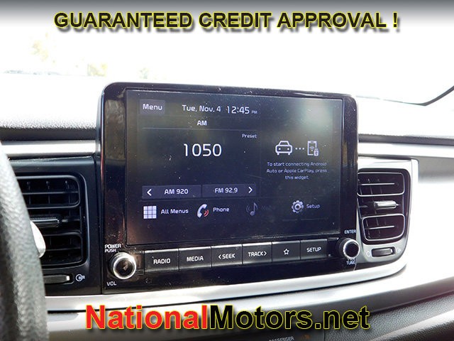 Kia Rio Vehicle Full-screen Gallery Image 14