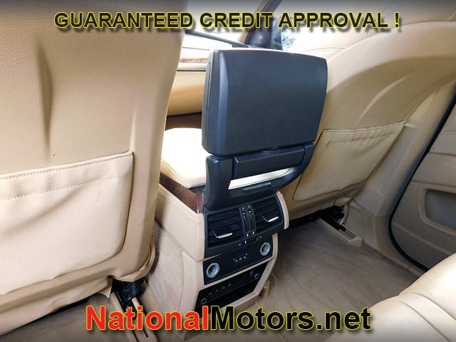 BMW X5 Vehicle Full-screen Gallery Image 10