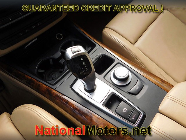 BMW X5 Vehicle Full-screen Gallery Image 19