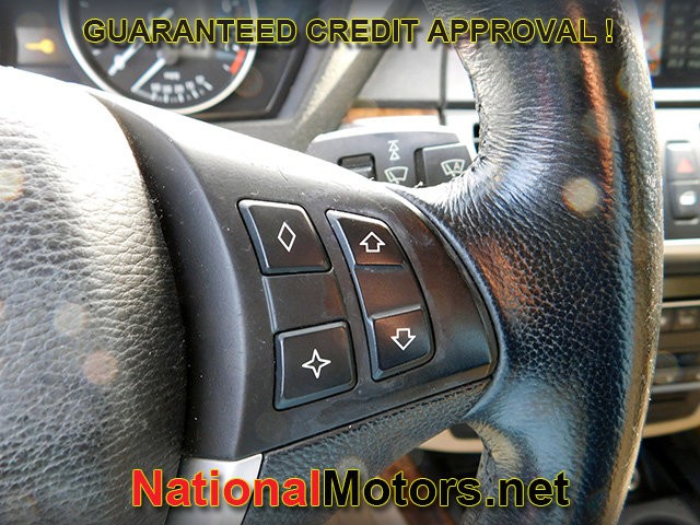 BMW X5 Vehicle Full-screen Gallery Image 20