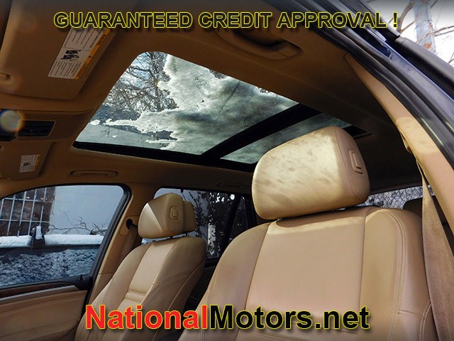 BMW X5 Vehicle Full-screen Gallery Image 25