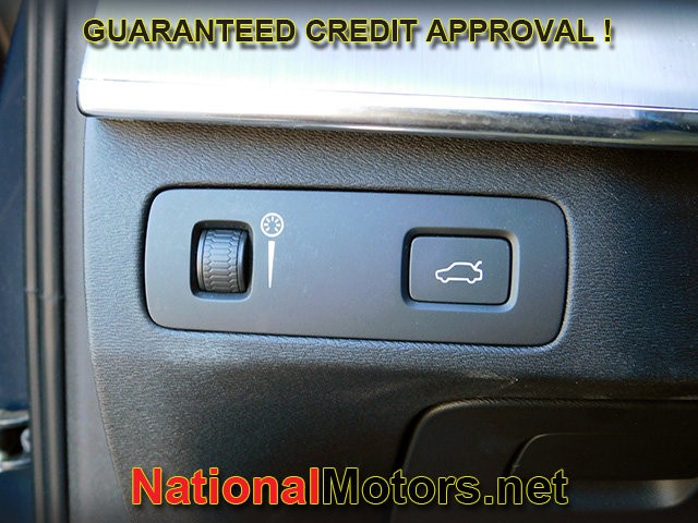 Volvo XC90 Vehicle Full-screen Gallery Image 28