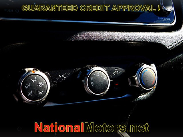 Nissan Versa Vehicle Full-screen Gallery Image 13