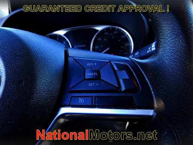 Nissan Versa Vehicle Full-screen Gallery Image 15