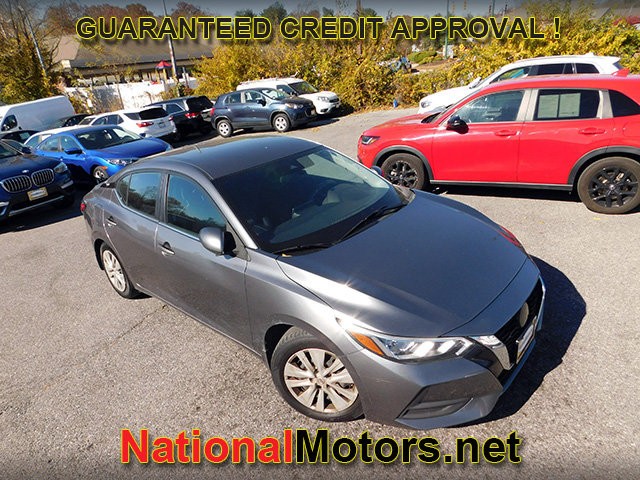 Nissan Sentra Vehicle Full-screen Gallery Image 02