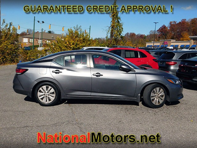 Nissan Sentra Vehicle Full-screen Gallery Image 04