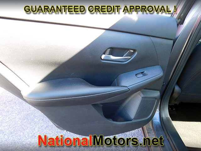 Nissan Sentra Vehicle Full-screen Gallery Image 07