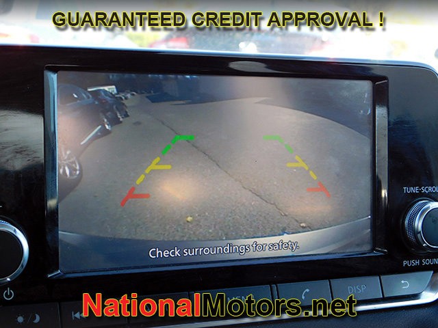 Nissan Sentra Vehicle Full-screen Gallery Image 14