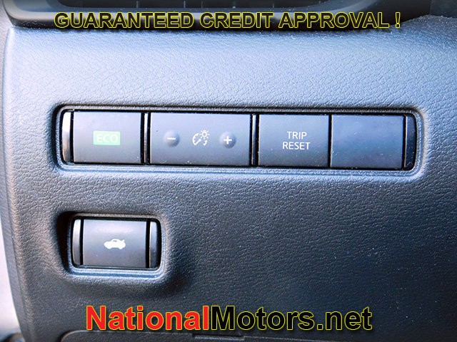 Nissan Sentra Vehicle Full-screen Gallery Image 19