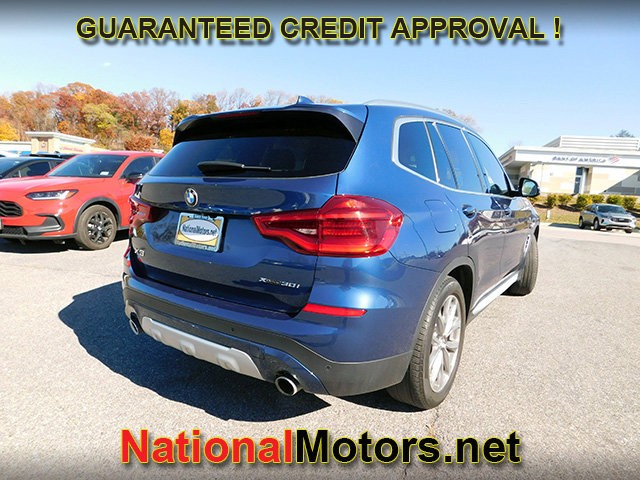 BMW X3 Vehicle Full-screen Gallery Image 05