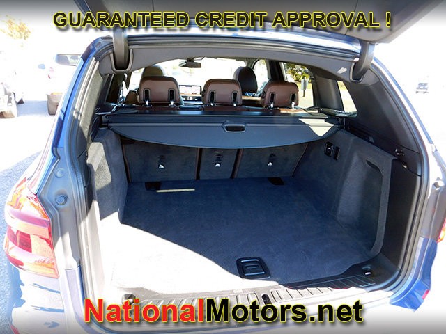 BMW X3 Vehicle Full-screen Gallery Image 07