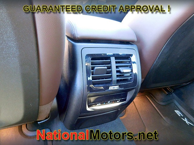 BMW X3 Vehicle Full-screen Gallery Image 13