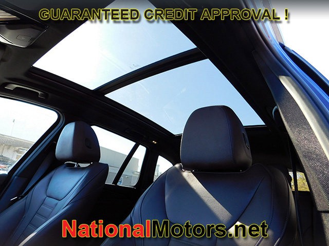 BMW X3 Vehicle Full-screen Gallery Image 19