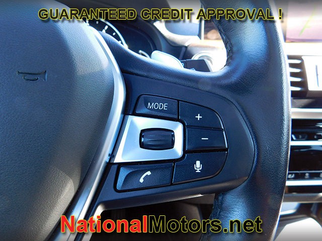 BMW X3 Vehicle Full-screen Gallery Image 25