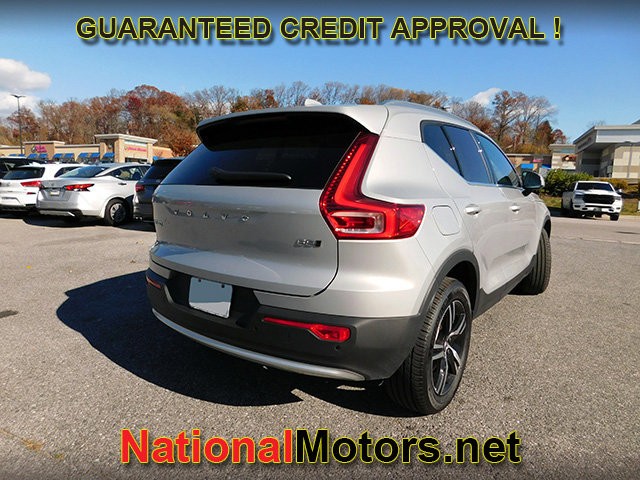 Volvo XC40 Vehicle Full-screen Gallery Image 05