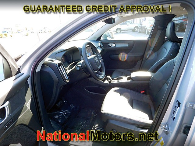 Volvo XC40 Vehicle Full-screen Gallery Image 16