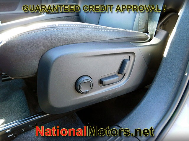 Volvo XC40 Vehicle Full-screen Gallery Image 17