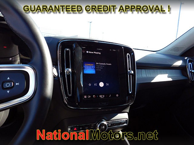 Volvo XC40 Vehicle Full-screen Gallery Image 19