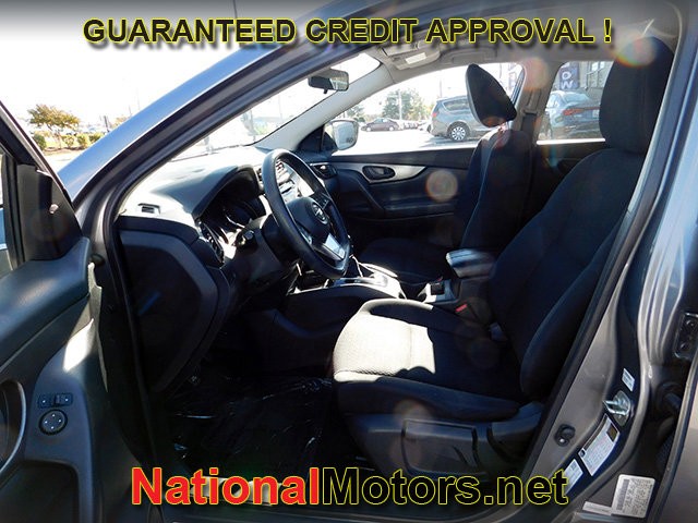 Nissan Rogue Sport Vehicle Full-screen Gallery Image 13