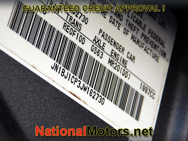 Nissan Rogue Sport Vehicle Full-screen Gallery Image 23