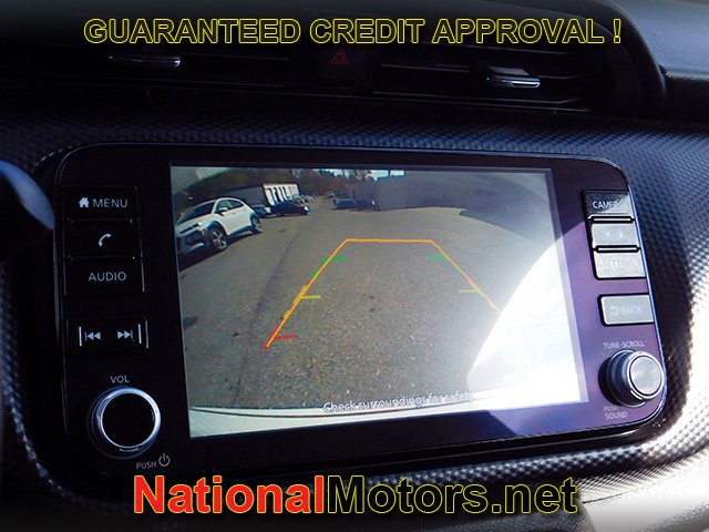 Nissan Kicks Vehicle Full-screen Gallery Image 14