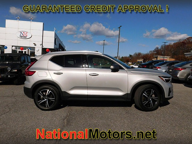 Volvo XC40 Vehicle Full-screen Gallery Image 04