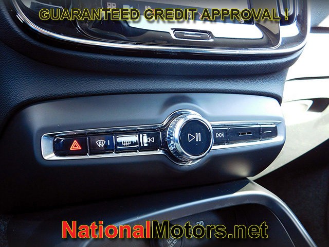 Volvo XC40 Vehicle Full-screen Gallery Image 22