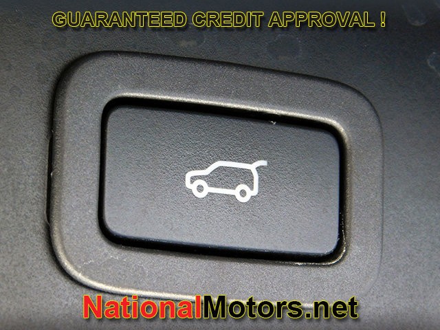 Land Rover Range Rover Vehicle Full-screen Gallery Image 09