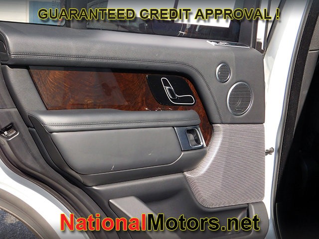 Land Rover Range Rover Vehicle Full-screen Gallery Image 12