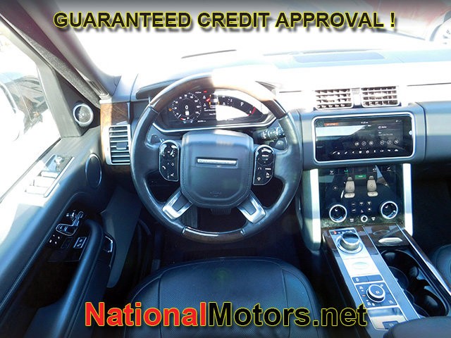 Land Rover Range Rover Vehicle Full-screen Gallery Image 15